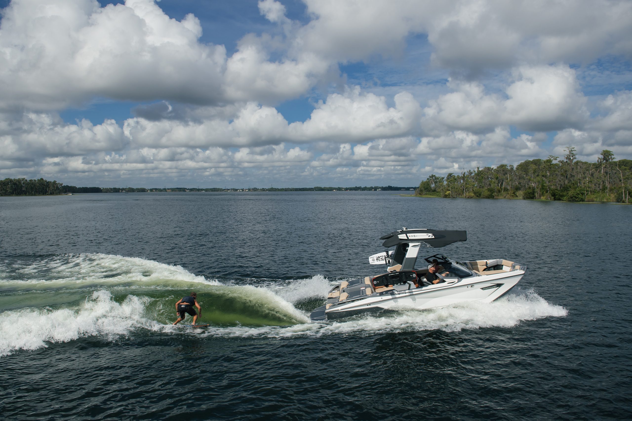 Wakesurfing Lake District How to wakesurf for the first time?