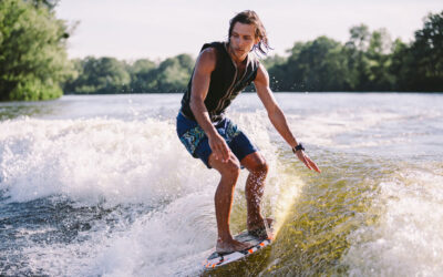 What is the Difference Between Wakesurfing and Wakeboarding