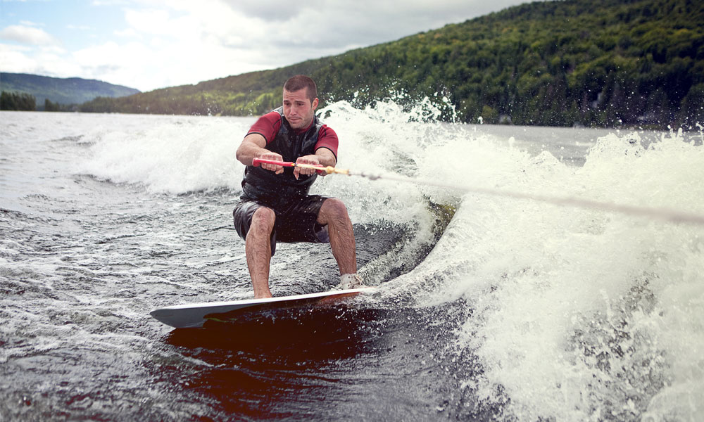 What to Wear for Wakesurfing featured image