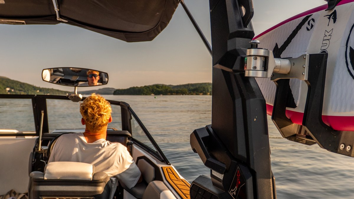 Sunrise Boat vs Sunset Boat on Windermere: Which Is Better? featured image