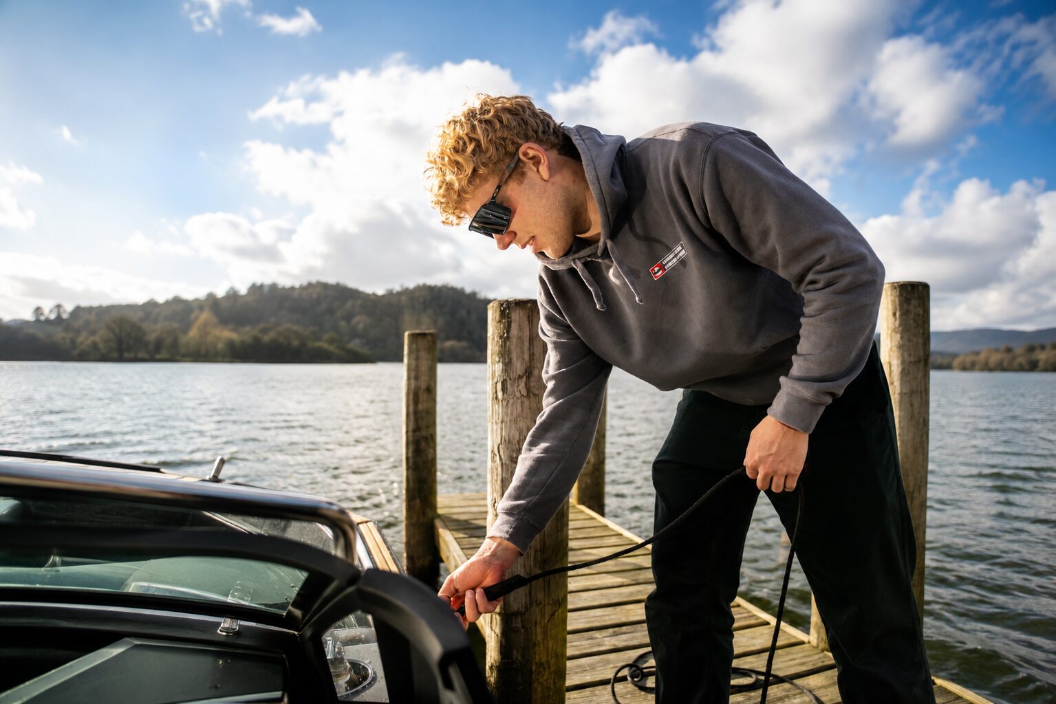 What to Wear Wakesurfing: A Guide to Clothing, Wetsuits & Equipment featured image